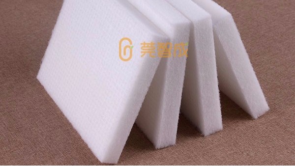 無(wú)膠棉生產(chǎn)廠家：床墊選軟的還是硬的？