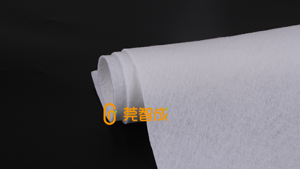 與美差距縮小 中國(guó)逼近全球最大消費(fèi)市場(chǎng)