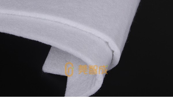 針刺毛氈和無(wú)紡布哪個(gè)好？
