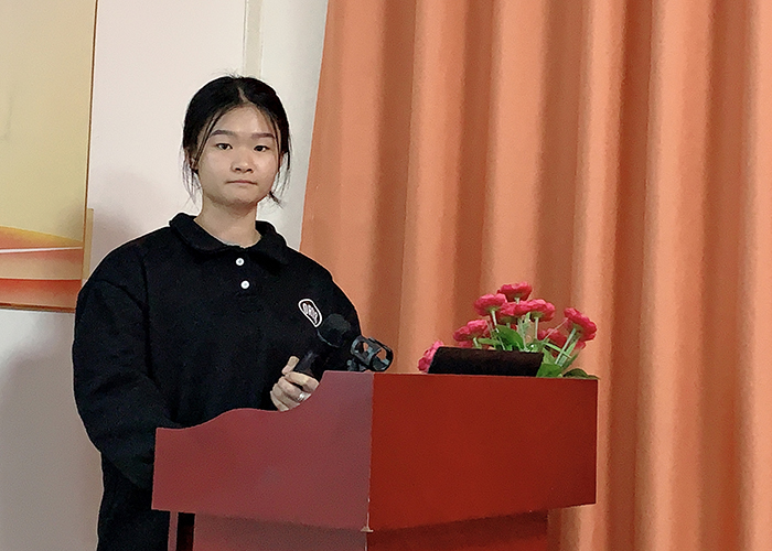 梁湘鈺帶來(lái)《寓言小古文》